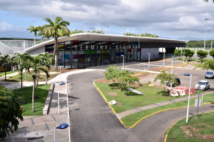Saint-Barth - Aéroport pôle Caraïbe Guadeloupe terminal régional ©DR